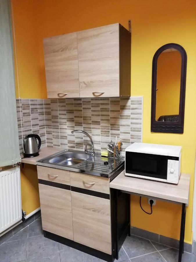 Apartament Collingo Belvarosi Szallas Kazincbarcika Zewnętrze zdjęcie