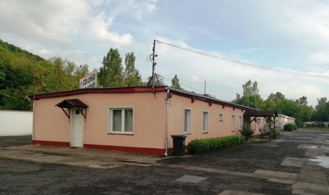 Apartament Collingo Belvarosi Szallas Kazincbarcika Zewnętrze zdjęcie