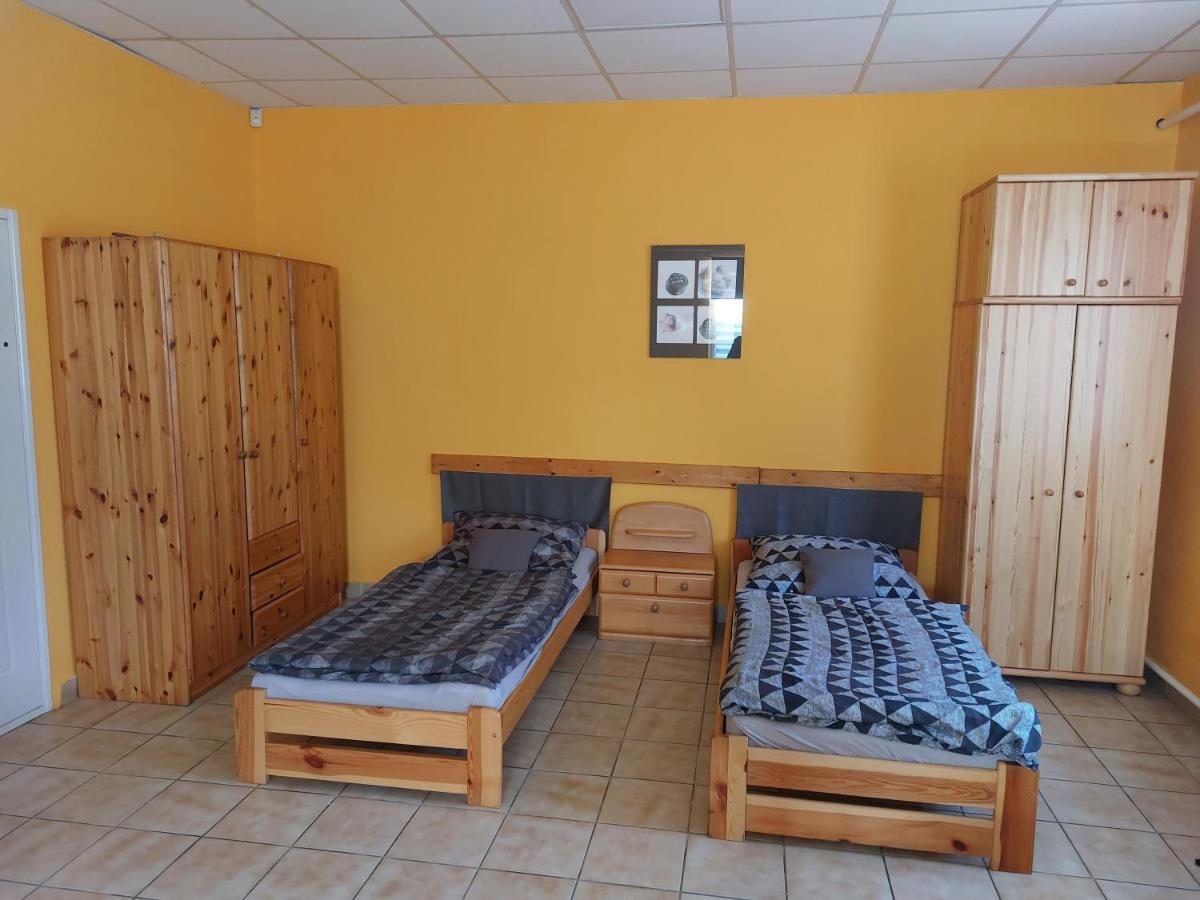 Apartament Collingo Belvarosi Szallas Kazincbarcika Zewnętrze zdjęcie