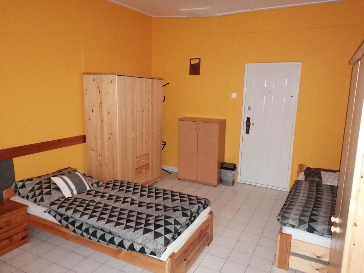 Apartament Collingo Belvarosi Szallas Kazincbarcika Zewnętrze zdjęcie